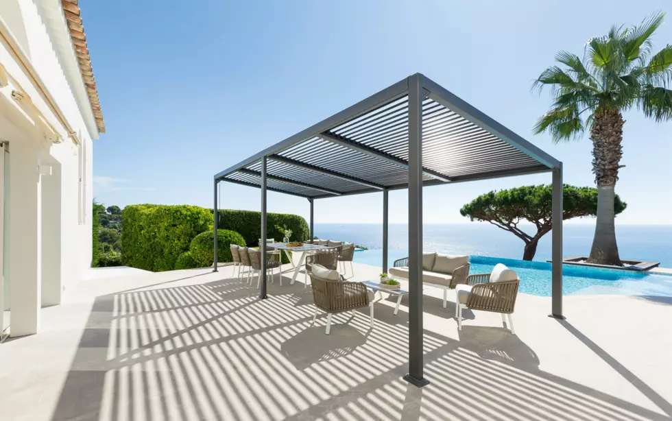 Comment installer et éclairer une pergola bioclimatique